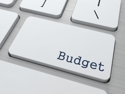 clavier ordinateur avec toutche budget pour faire ses comptes sur logiciel de budget